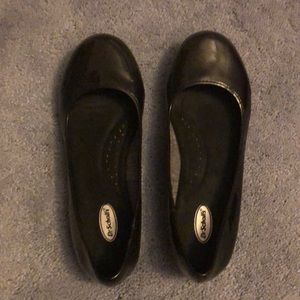 Black ballet flats